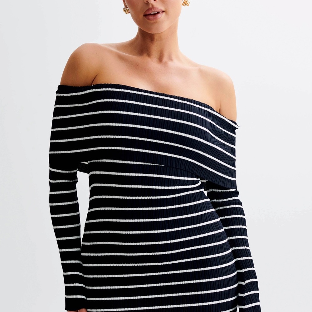 Off-Shoulder Black and White Striped Dress - Picture 3 of 4
